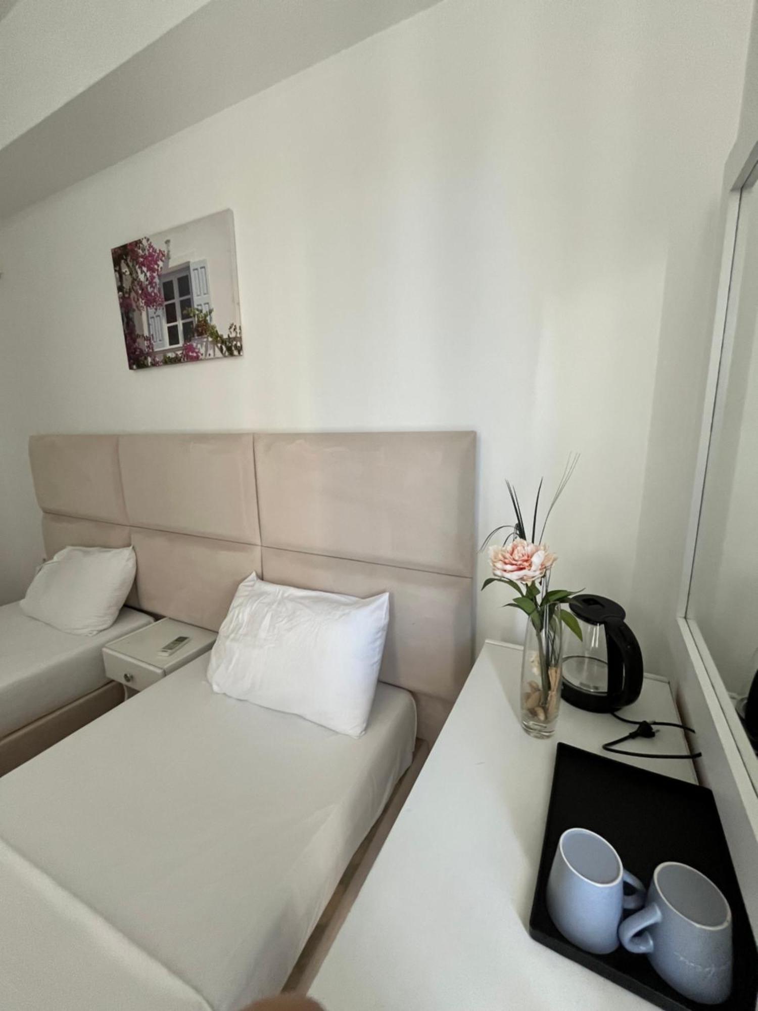 Hotel Myrtai - City Center Sarandë Buitenkant foto