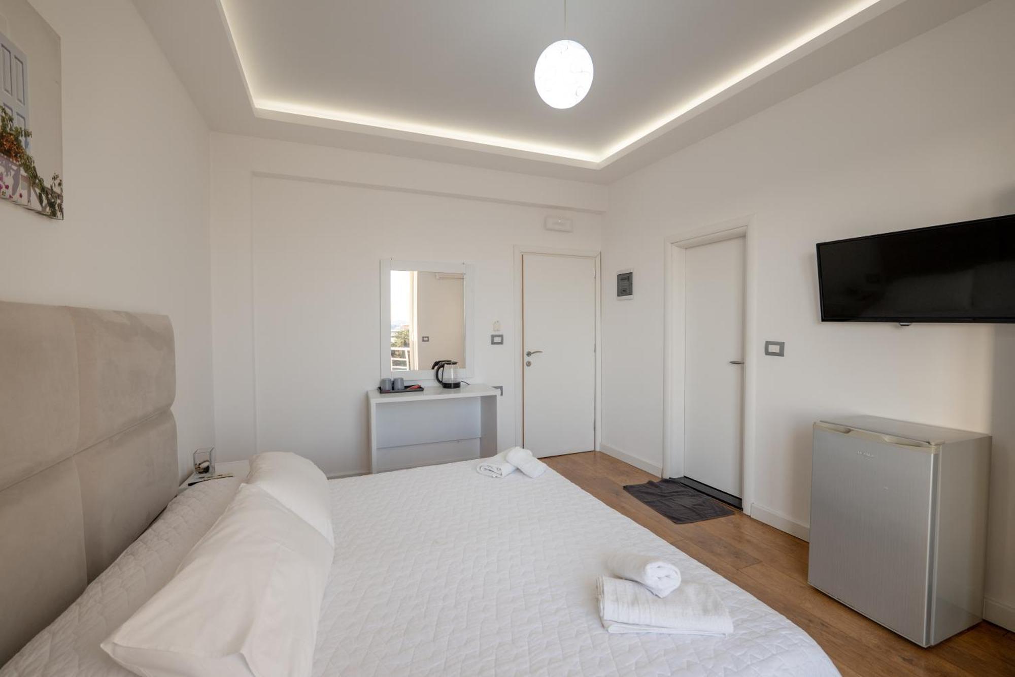 Hotel Myrtai - City Center Sarandë Buitenkant foto