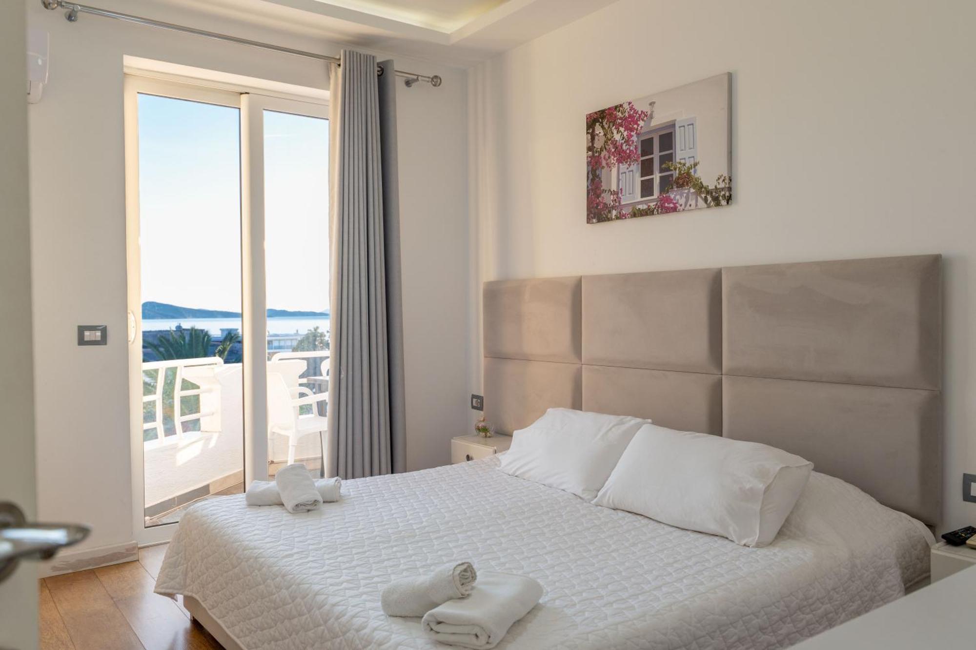 Hotel Myrtai - City Center Sarandë Buitenkant foto