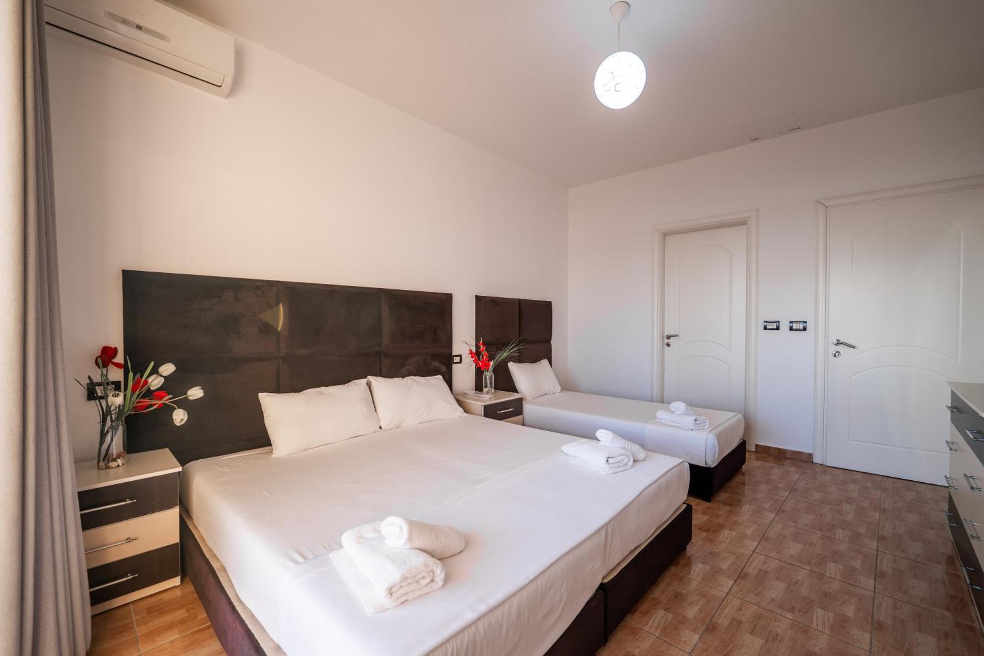 Hotel Myrtai - City Center Sarandë Buitenkant foto