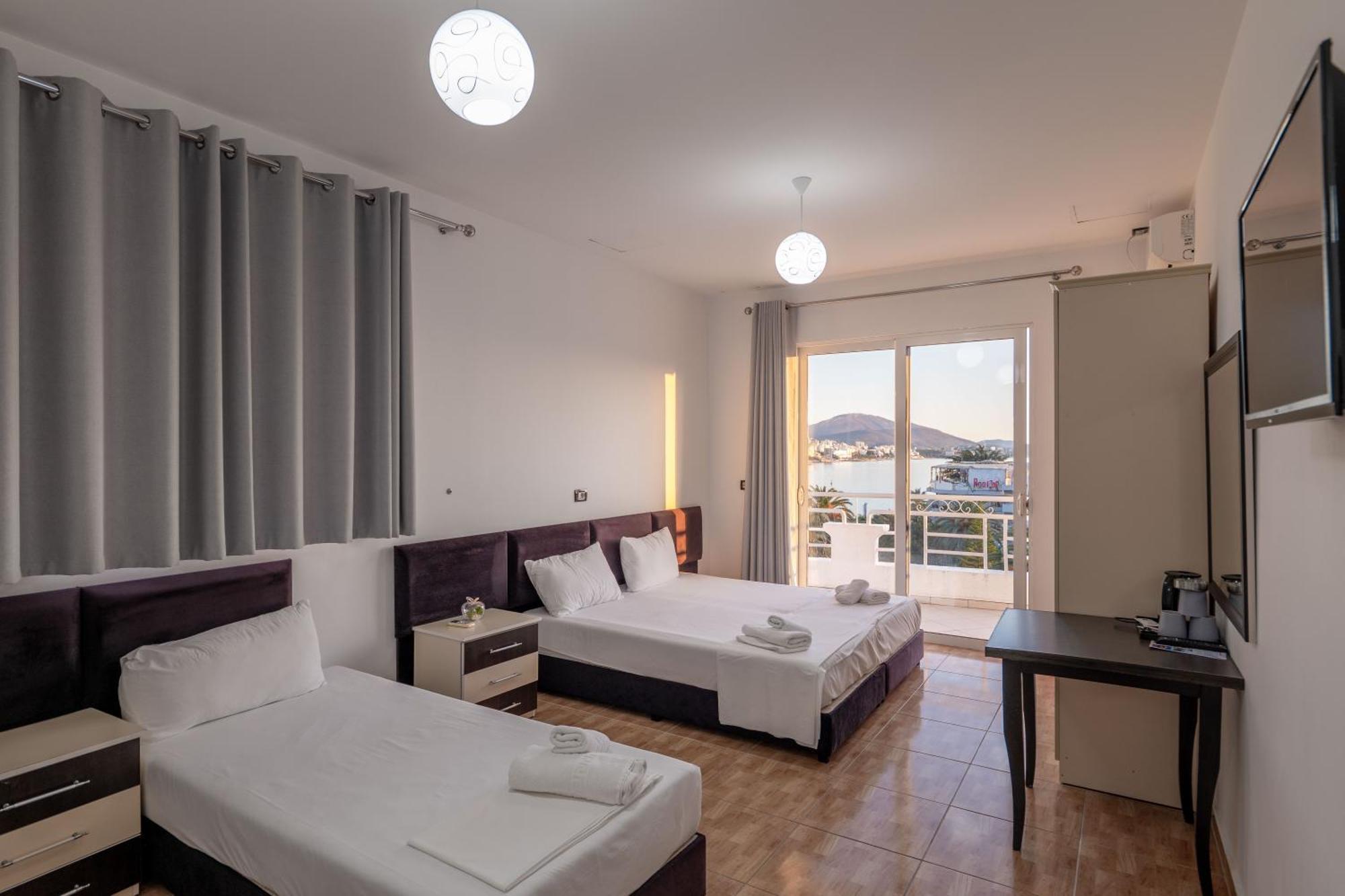 Hotel Myrtai - City Center Sarandë Buitenkant foto