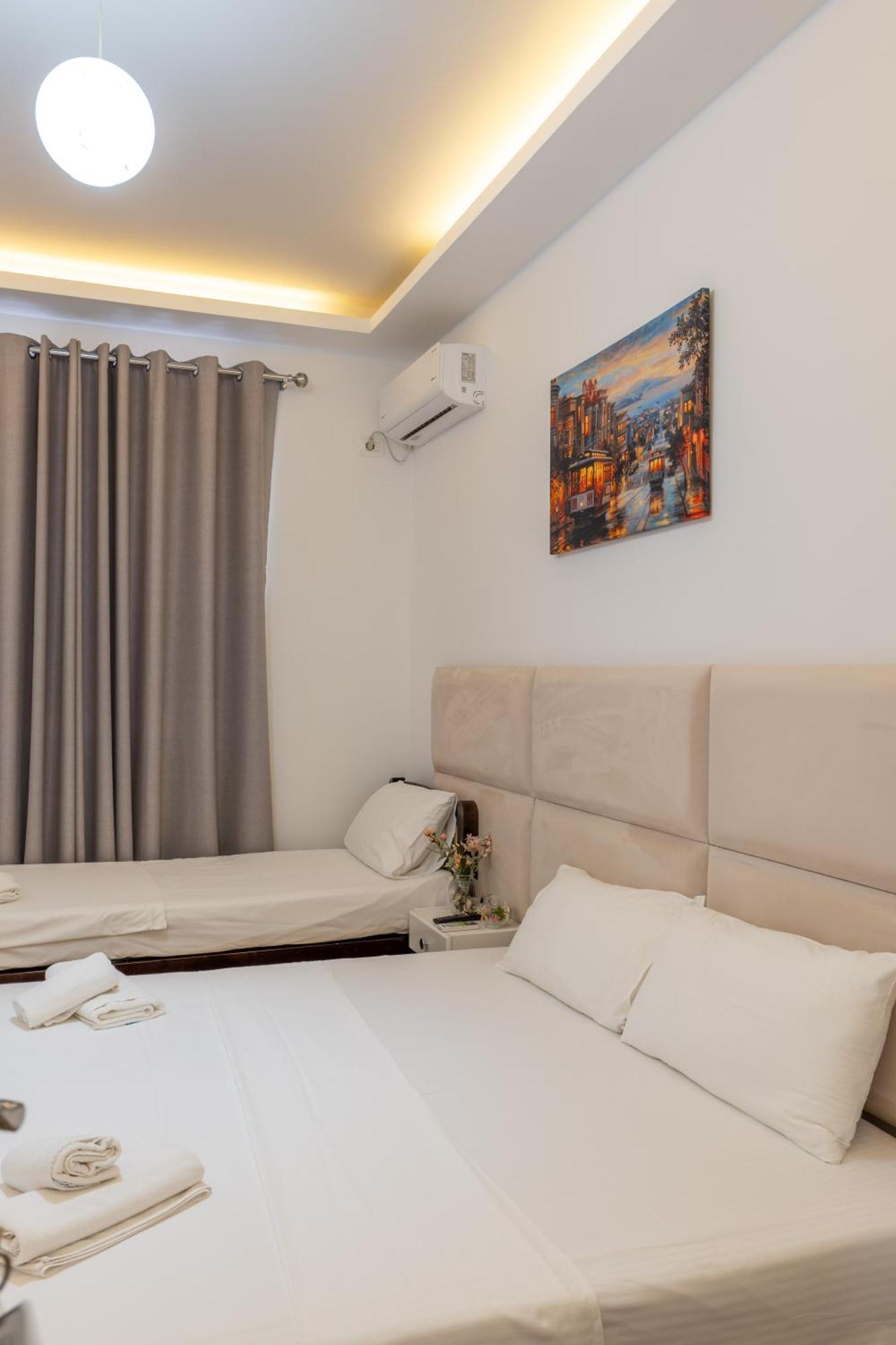 Hotel Myrtai - City Center Sarandë Buitenkant foto