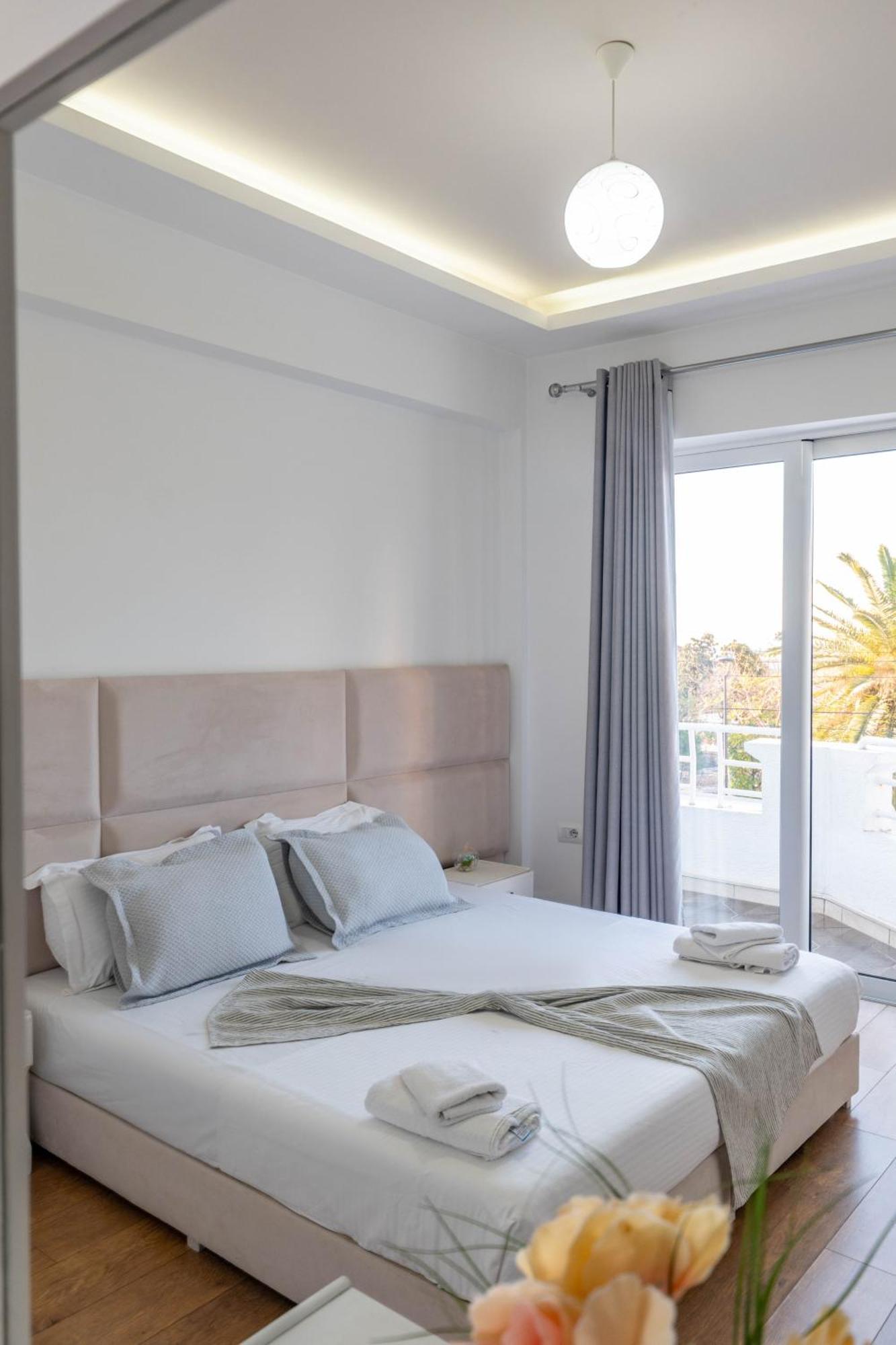 Hotel Myrtai - City Center Sarandë Buitenkant foto