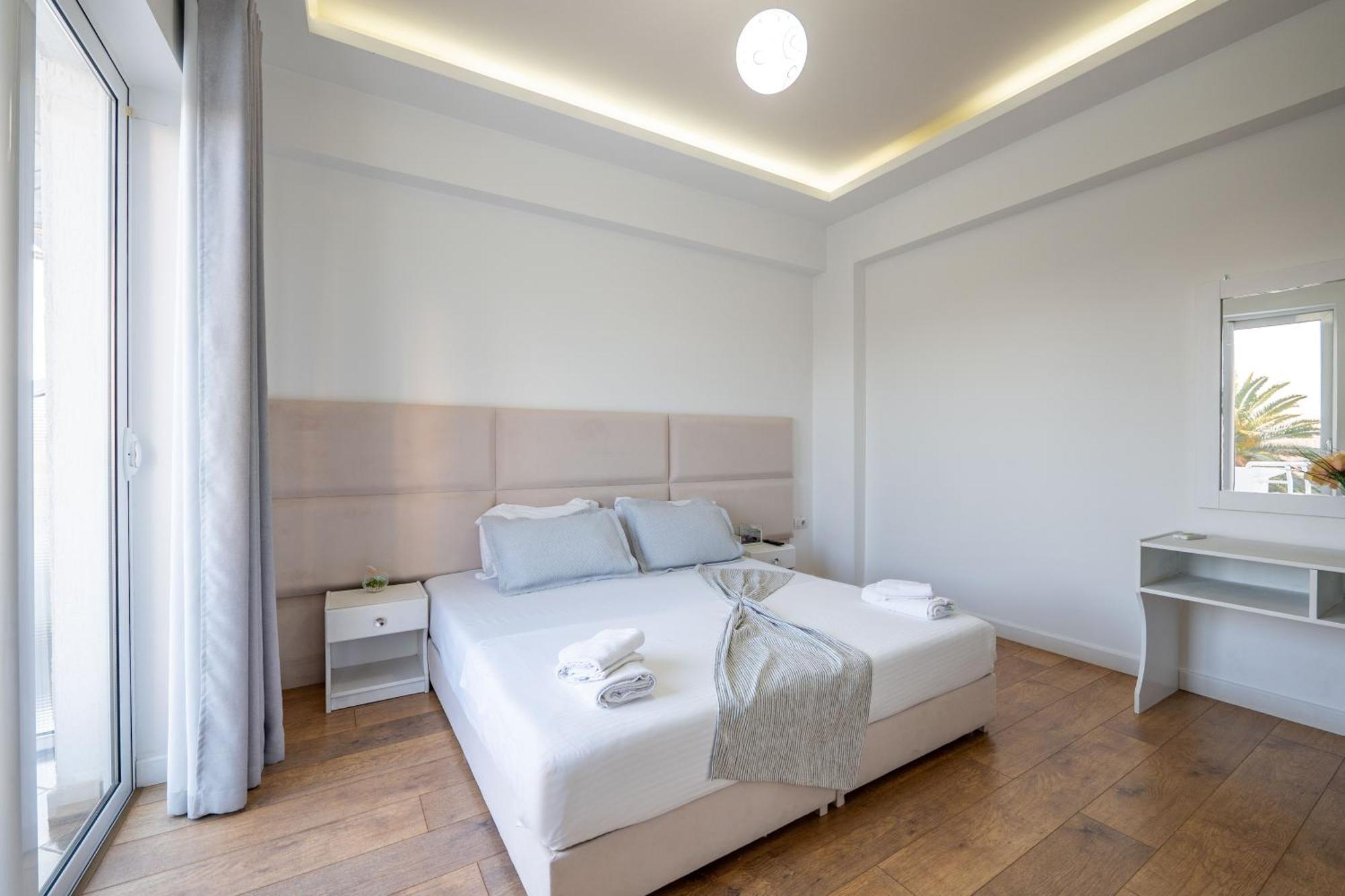 Hotel Myrtai - City Center Sarandë Buitenkant foto